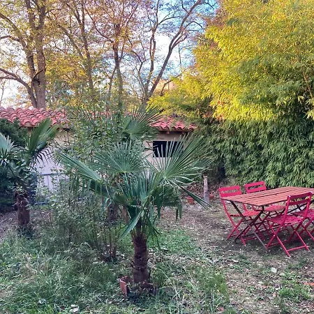 Apartment Un Jardin En Toulouse