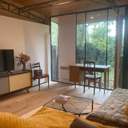 Un Jardin En * Toulouse